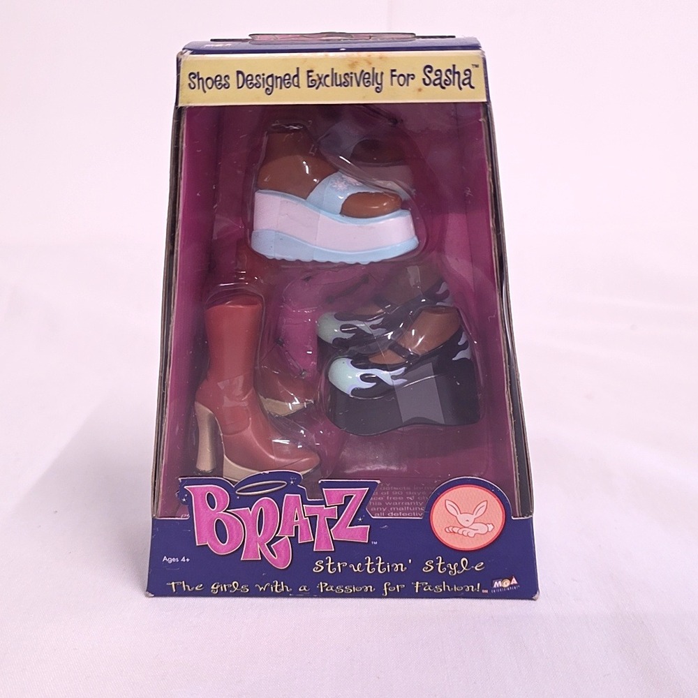 Bratz Shoe Pack Sasha Struttin Style NIB 2002 MGA White Black Brown 3 Pairs Y2K